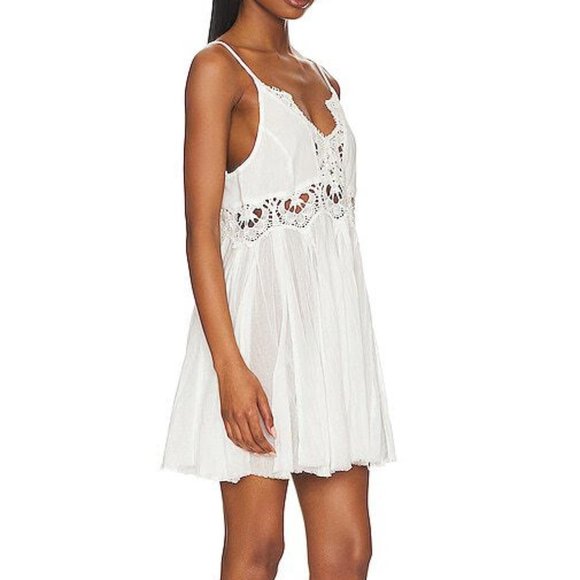 Free People Dresses & Skirts - FREE PEOPLE Ilektra Lace Inset Cotton Chemise mini dress  Sz XS NEW